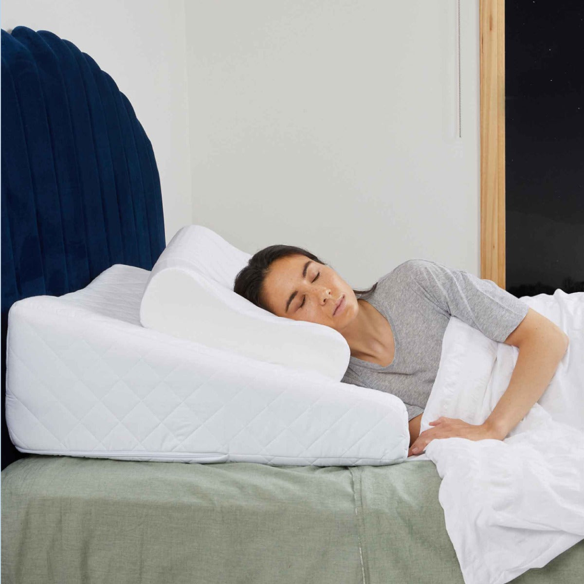 Therapeutic Pillow Contoured Memory Foam Bed Wedge