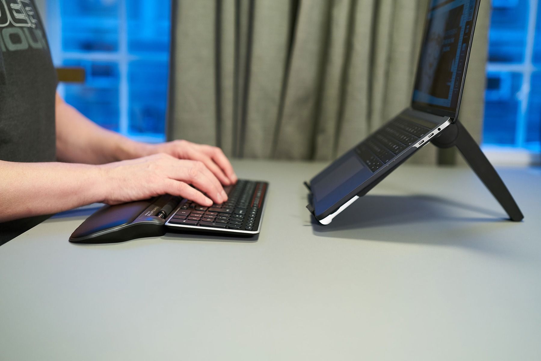 Contour Design Laptop Stand