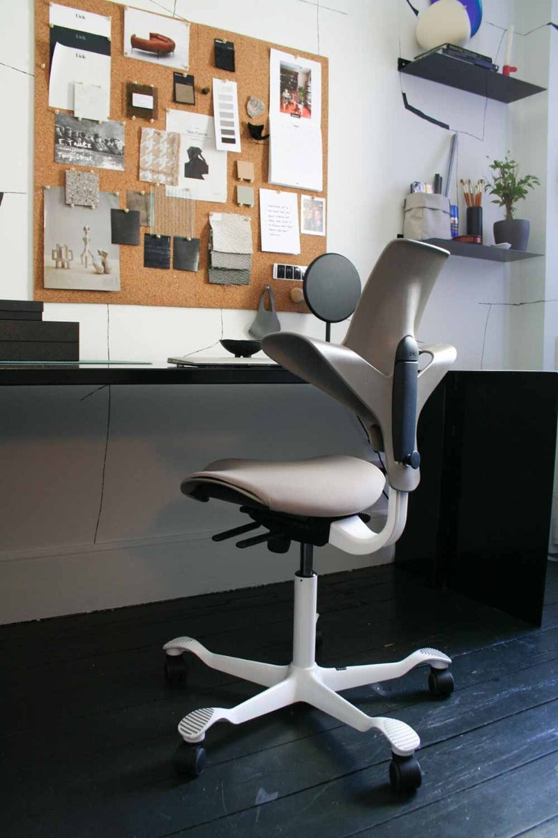 HÅG Capisco Puls  8010 Chair Ergonomic Saddle Seat